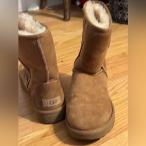 Ugg classic short II in chestnut